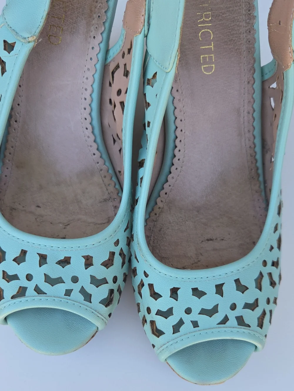 Women’s Mint Green Cutout Peep-Toe Slingback Wedges By Audery Brooks